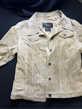 T Tahari Women's Suede Trucker Jacket - Beige